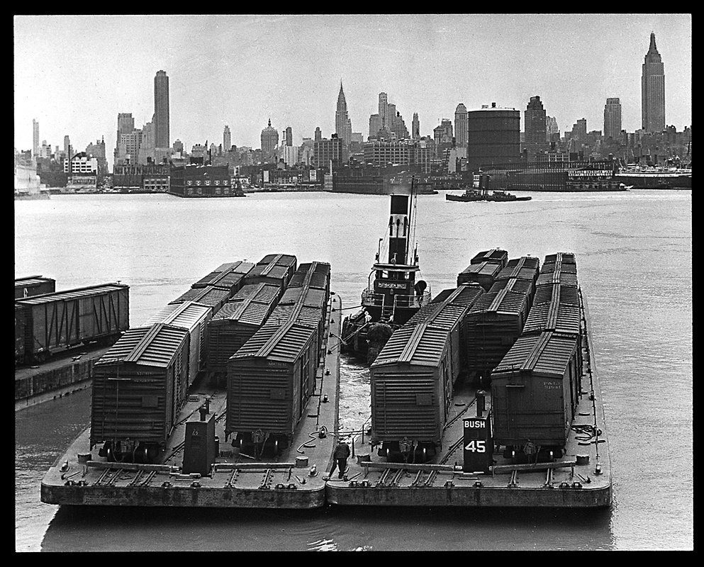 Railroad car floats in New York Harbor. Photo: New York State Archives